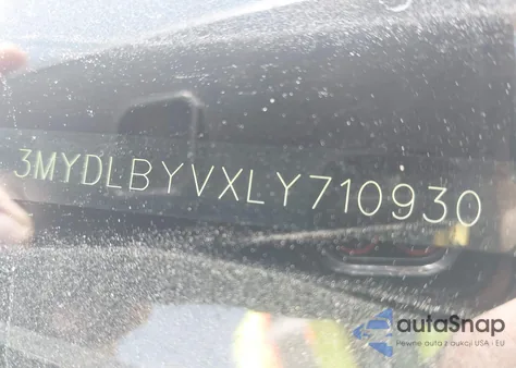 2020 Toyota Yaris L z USA, uszkodzony, nr VIN 3MYDLBYVXLY710930